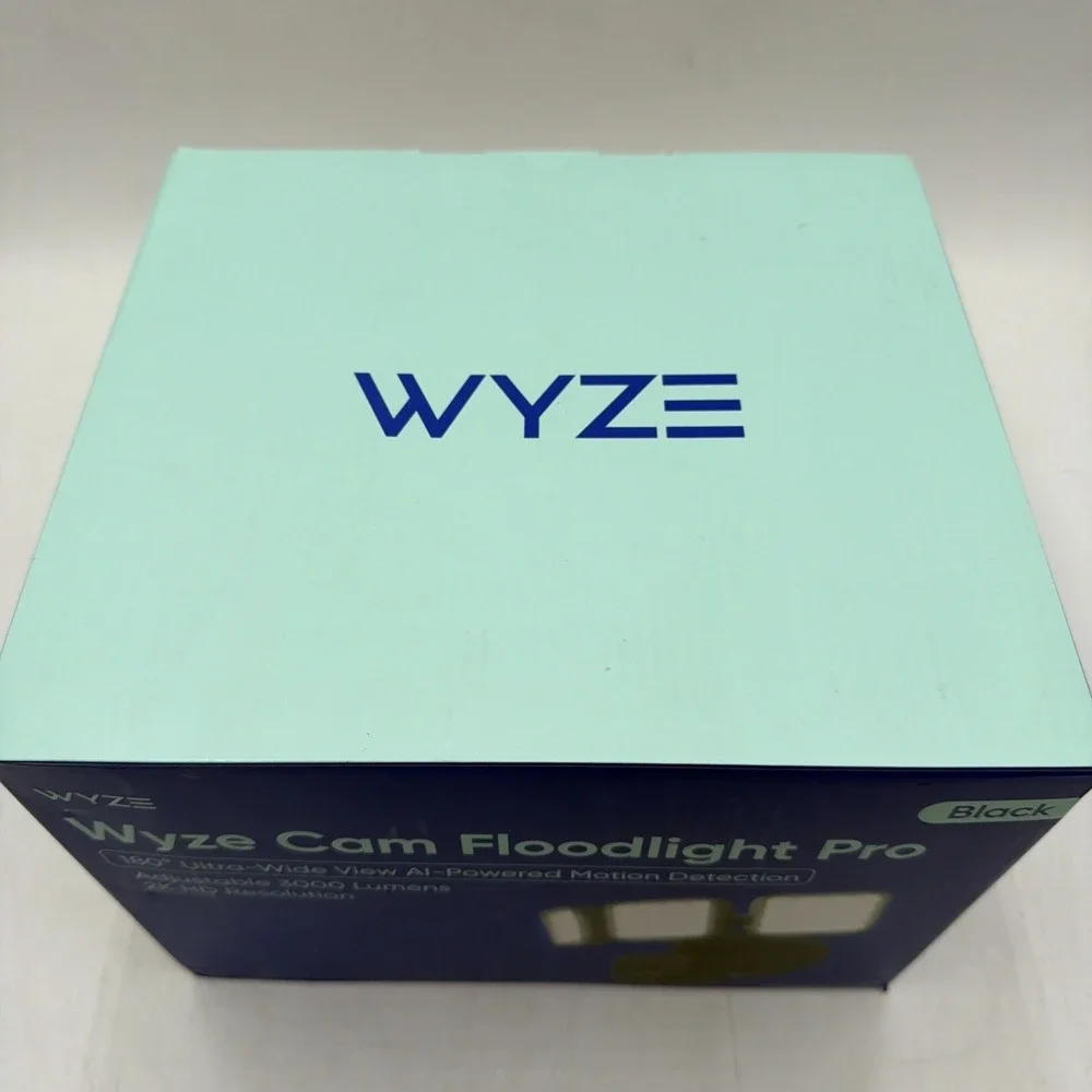 Wyze Cam Floodlight Pro BLACK 3000 Lumen LEDs 180° Wide View 2K HD Outdoor Wired